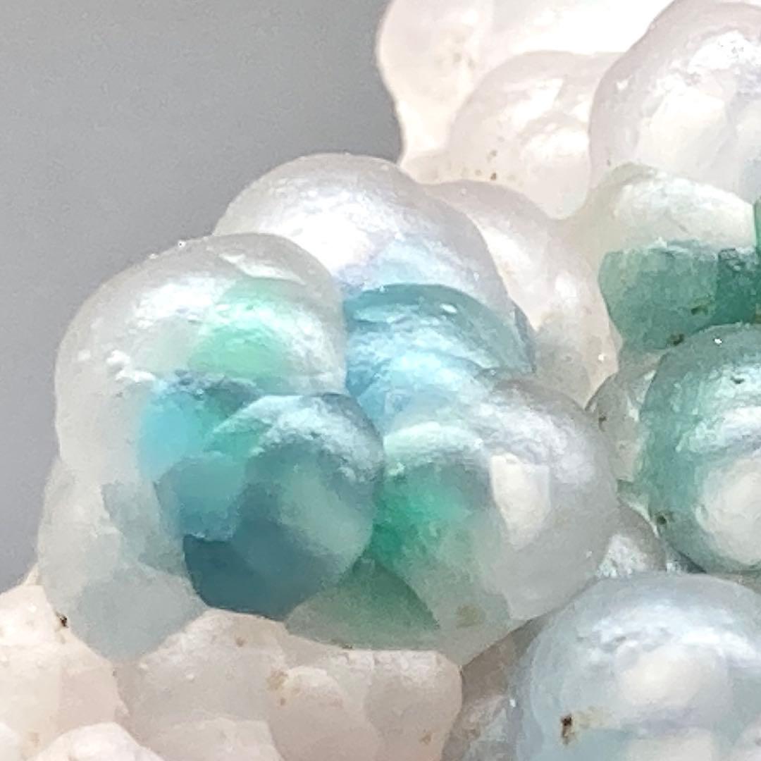 クリソコラインカルセドニー　原石　鉱物標本　天然石　545