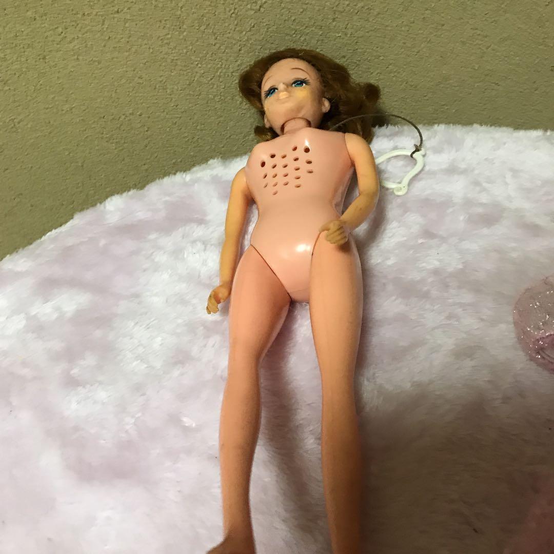 リカちゃん人形の先生。喋ります。
