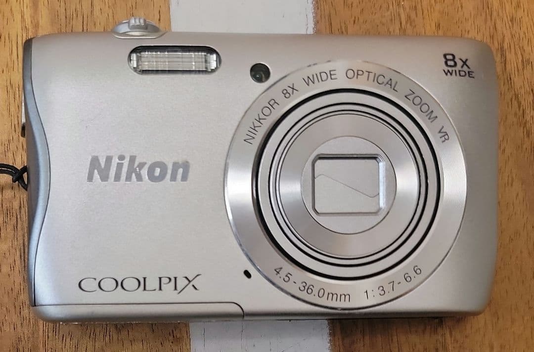 Nikon COOLPIX S3700 コンパクトデジタルカメラ